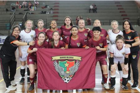 Câmara garante transporte e viabiliza sonho de jovens atletas de Lajeado